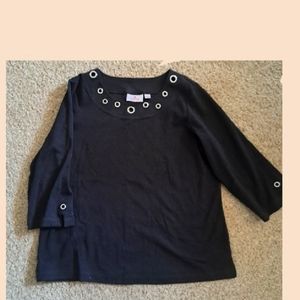 Cute 3/4 sleeve black top